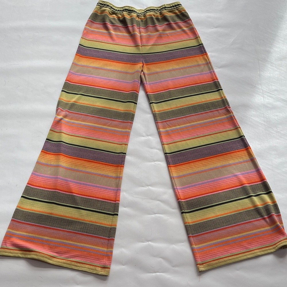 Double D Ranch Palazzo Pants
Size Medium